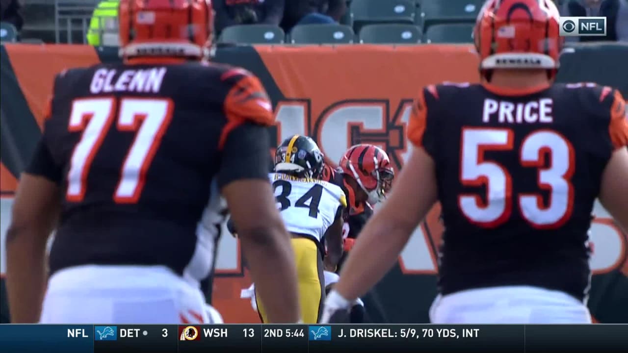 Cincinnati Bengals wide receiver Tyler Boyd (83) lines up for the play  during an NFL football game against the Pittsburgh Steelers, Sunday, Sept.  11, 2022, in Cincinnati. (AP Photo/Emilee Chinn Stock Photo - Alamy