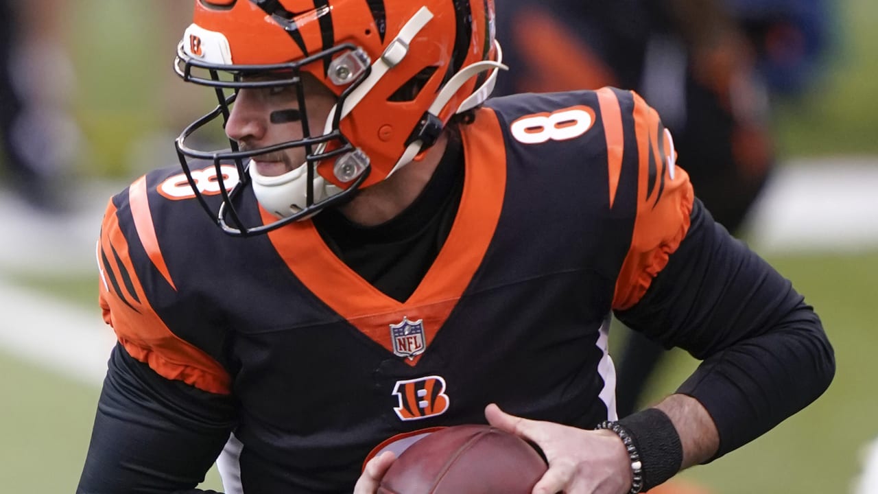 Bengals cut Brandon Allen and sign 13 to practice squad