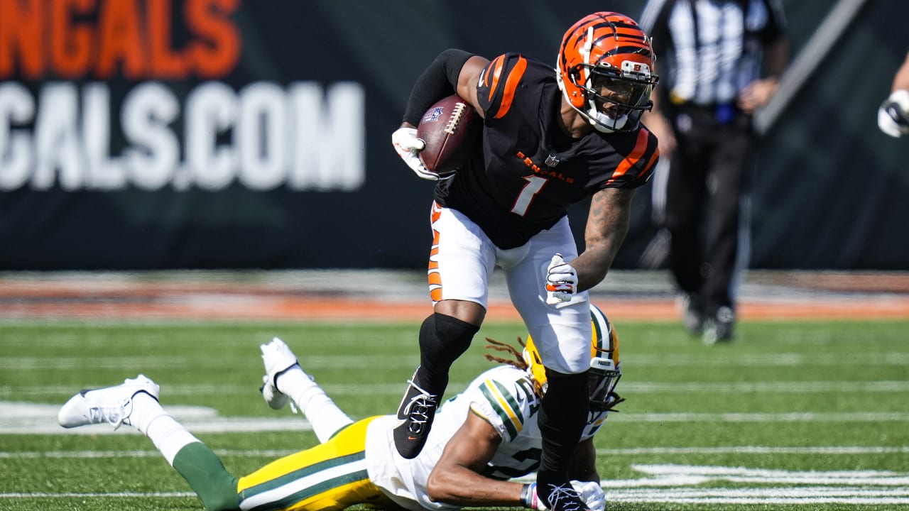 After stumbling start, Burrow shows his cool during sound performance in  Bengals scrimmage