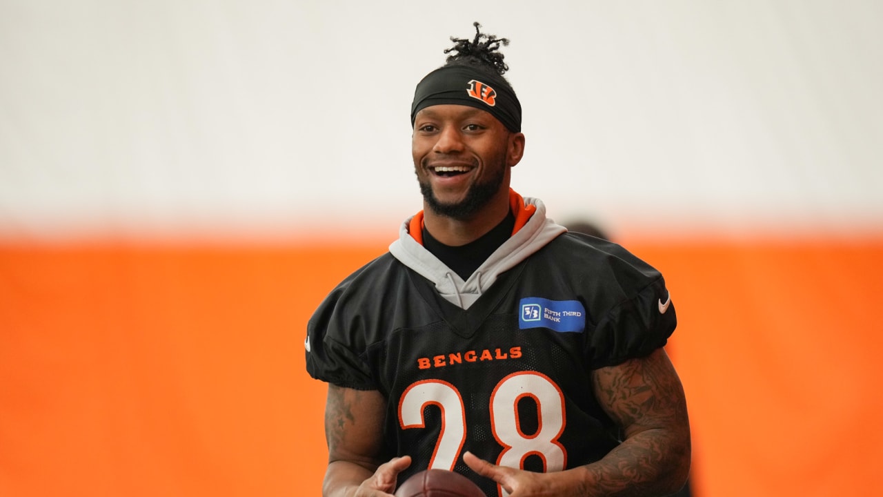 Bengals Quick Hits: Joe Mixon, Samaje Perine Team Up Again