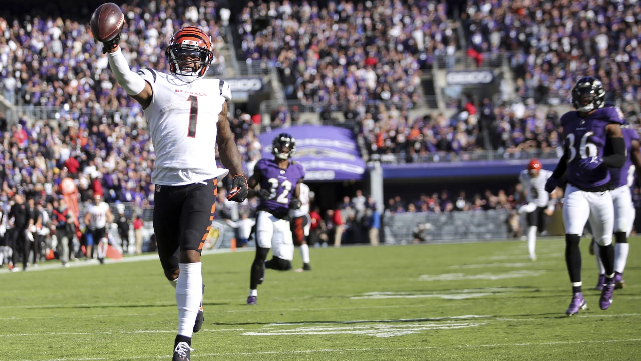 Bengals defense fueling Cincinnati's success after a 41-17 win over the Baltimore  Ravens.