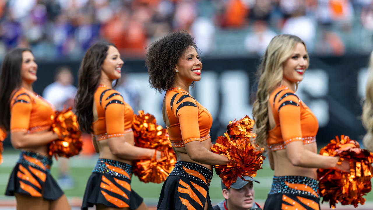Photos BenGal Cheerleaders in Week 2
