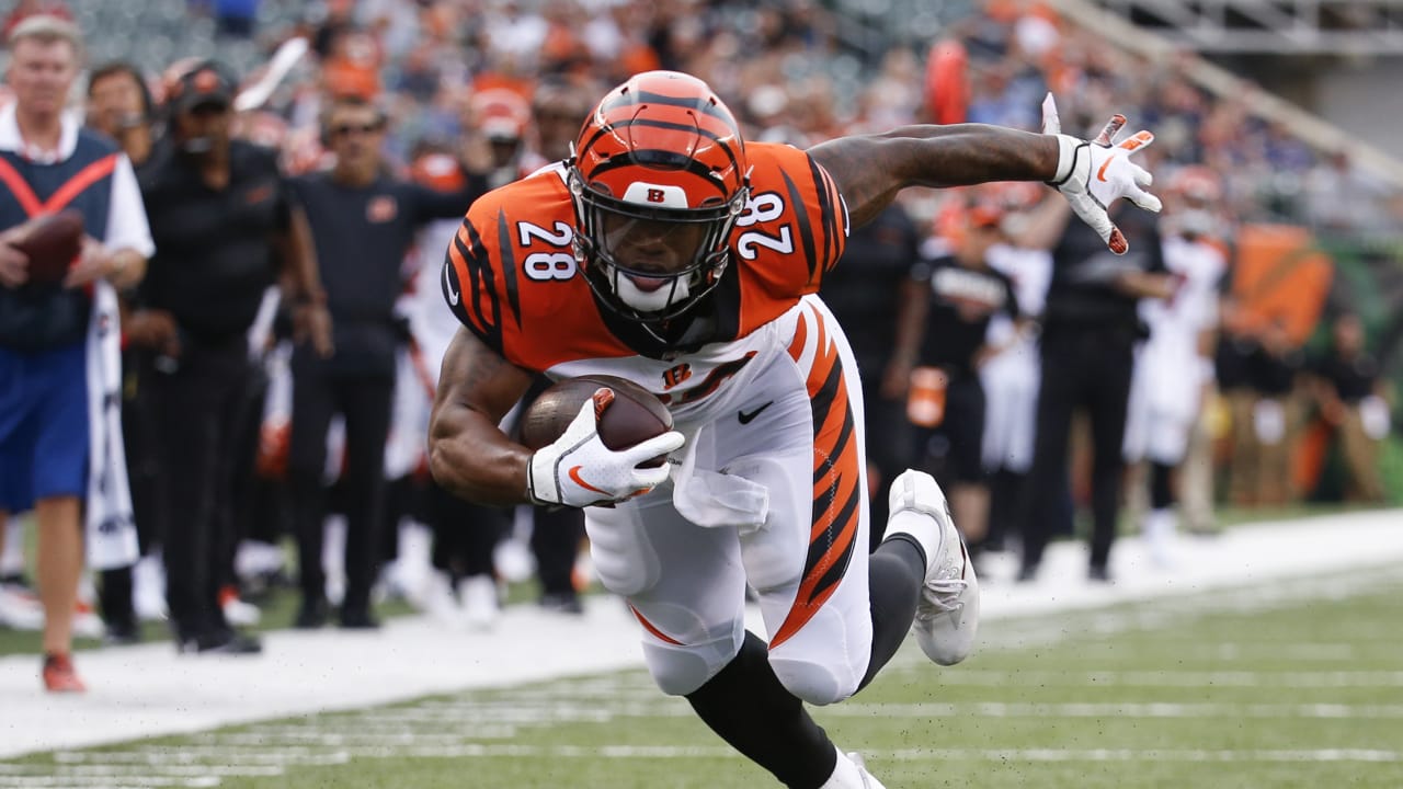 Quick Hits: Bengals QBs Go From Playing Jeopardy To Guessing Game; Why AJ  McCarron Wants To Keep Playing And Finish Career In Cincy; Injury Update