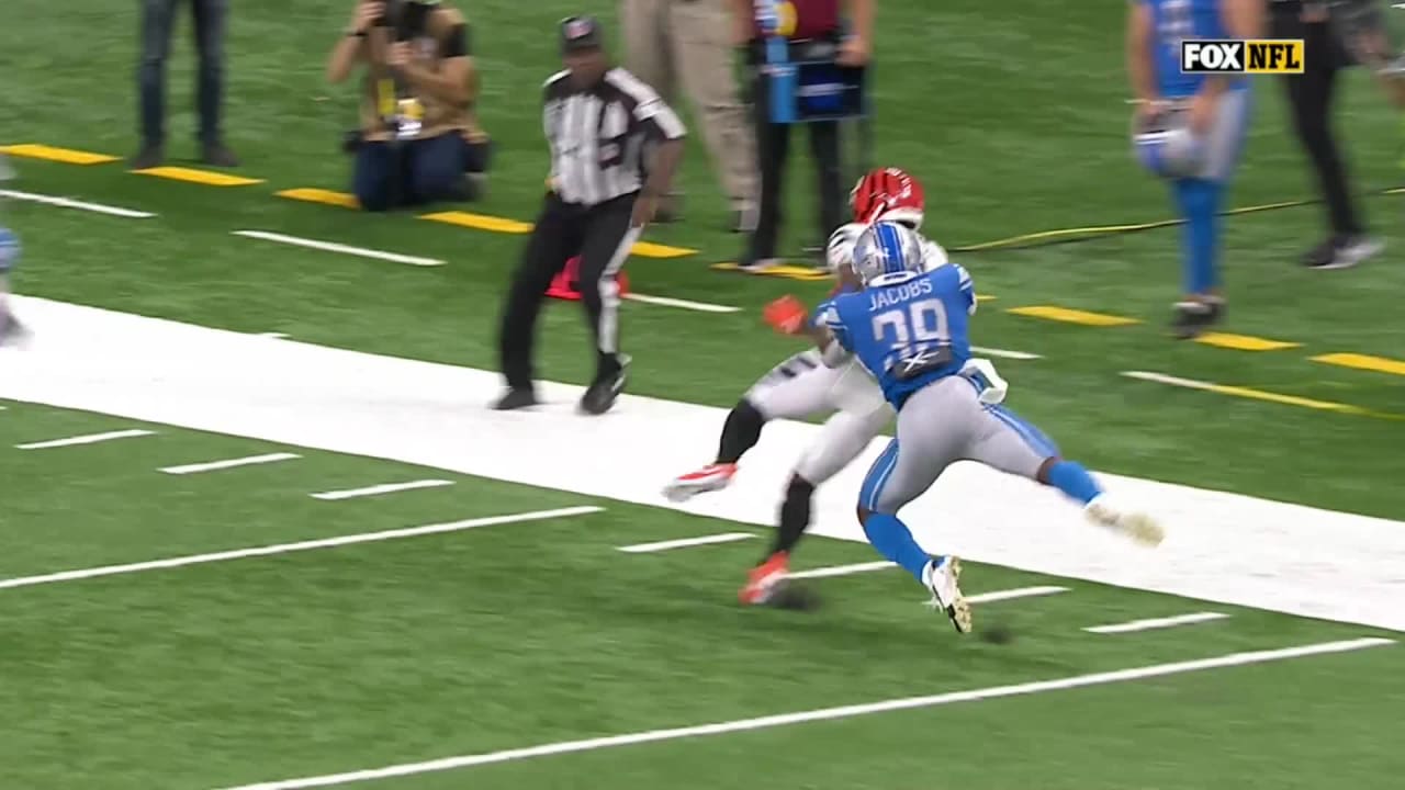 Joe Burrow goes downtown to Ja'Marr Chase for 34 yards