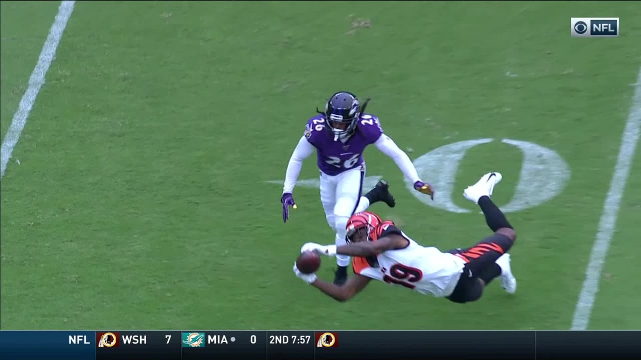 Bengals WR Auden Tate escapes serious injury in scary play - ESPN