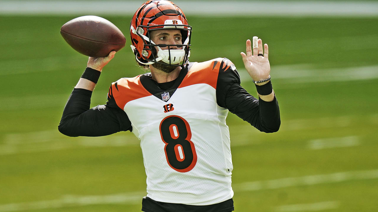 Cincinnati Bengals quarterback Brandon Allen (8) hands the ball