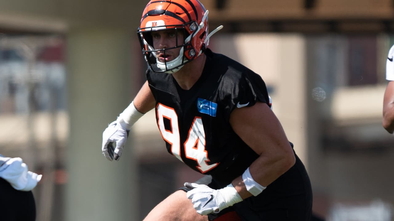 Bengals News: Joe Burrow's new helmet, last-second roster moves before  training camp