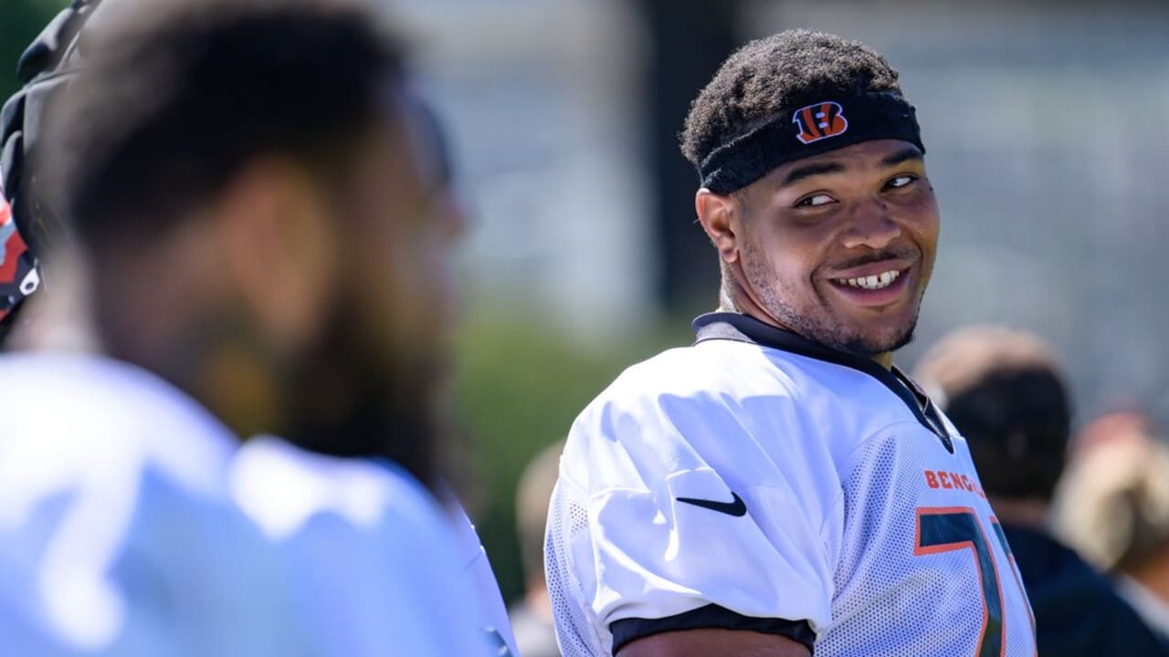 Orlando Brown Jr.'s Bengals Debut As Big As Zeus