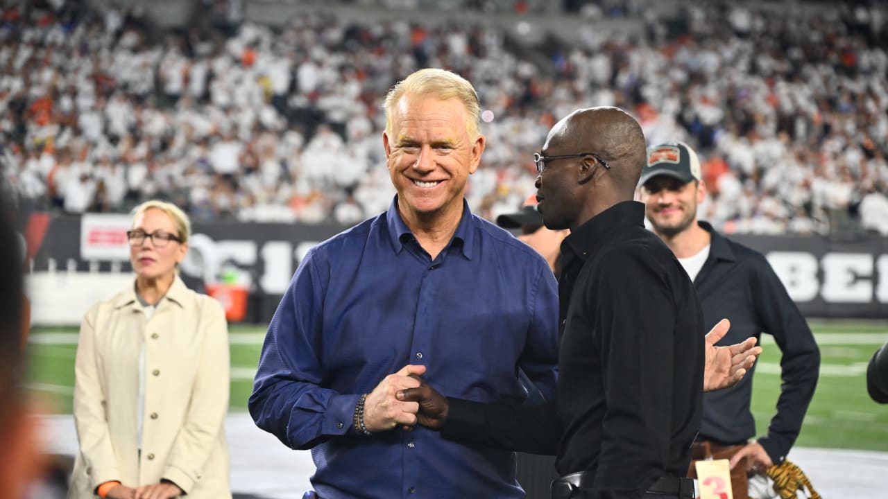 Bengals add Chad Johnson and Boomer Esiason to 2023 Ring of Honor