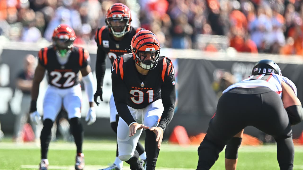 Cincinnati Bengals defensive end Trey Hendrickson (91) lines up against the  Chicago Bears during an NFL