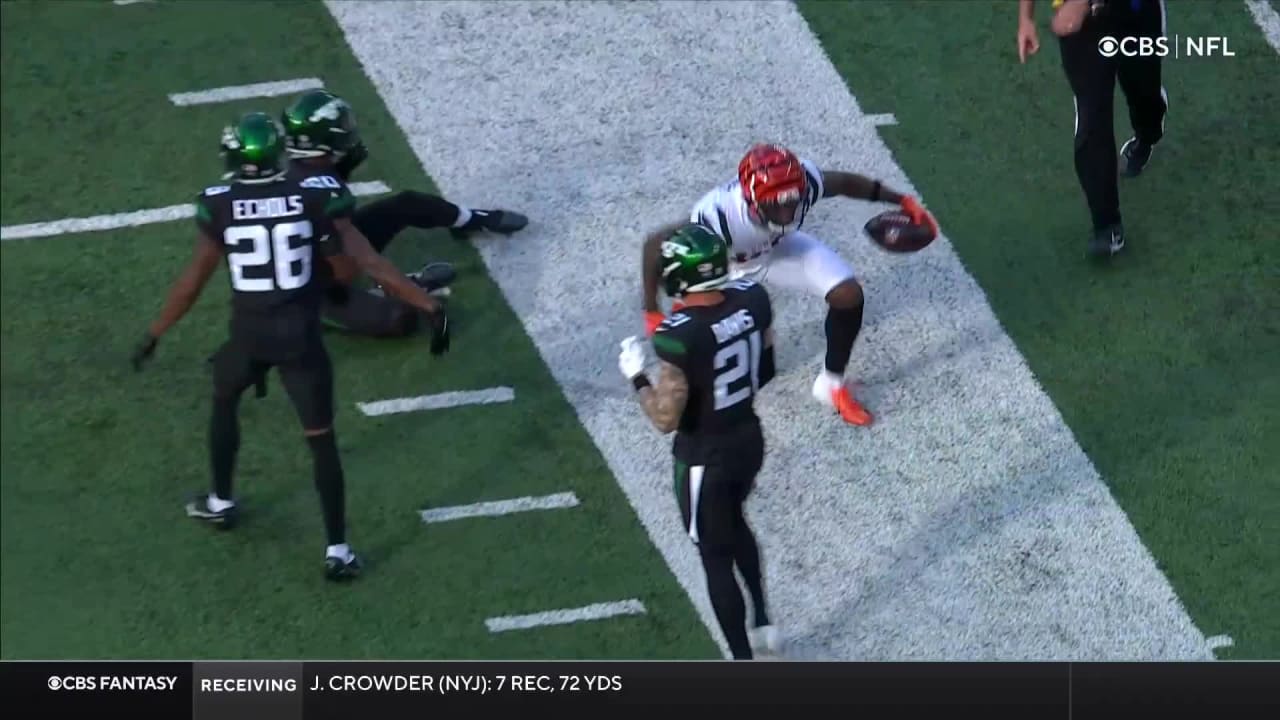 WATCH: Tee Higgins makes spectacular catch over two defenders - On3