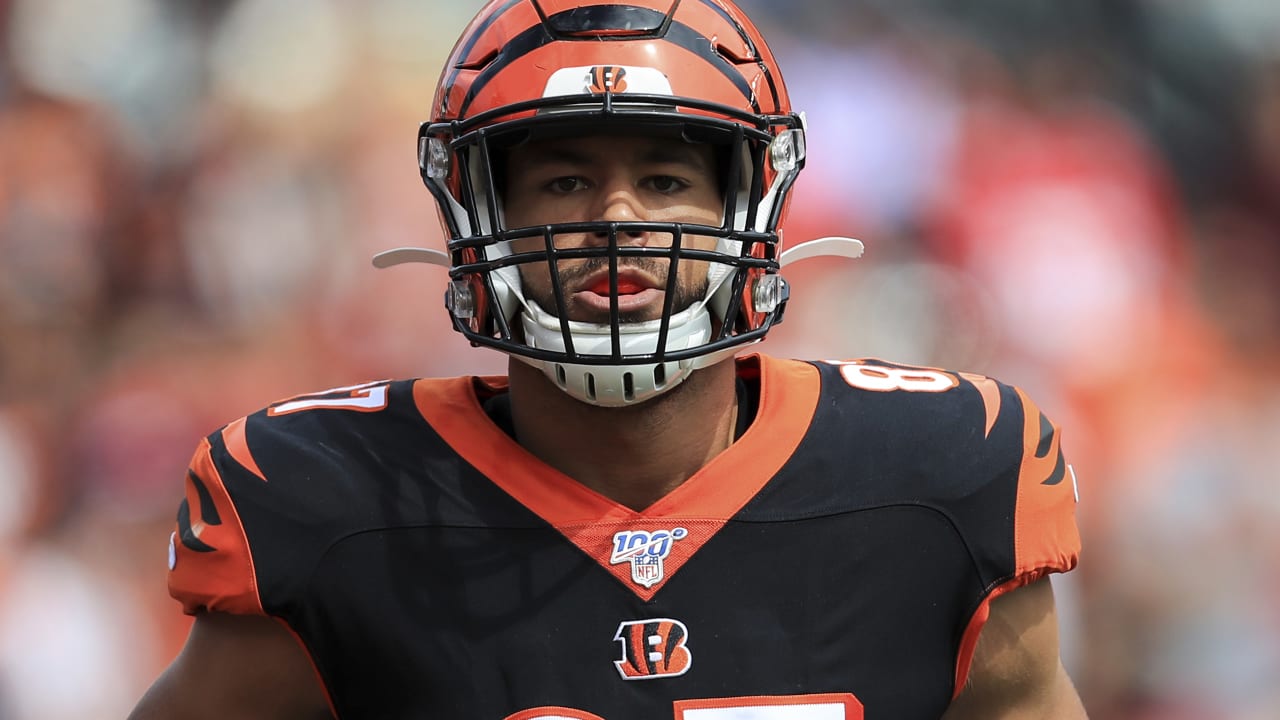 Cincinnati Bengals tight end C.J. Uzomah (87) catches a touchdown pass  during an NFL football g …