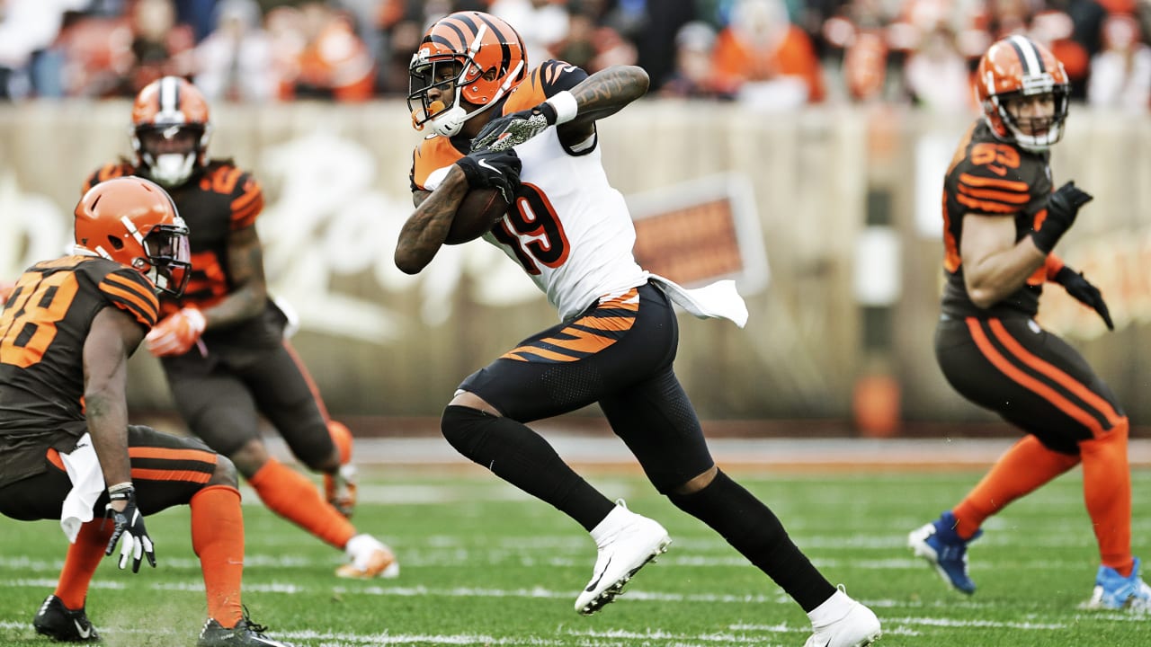 Cleveland Browns on sideline on Thursday night's NFL Draft