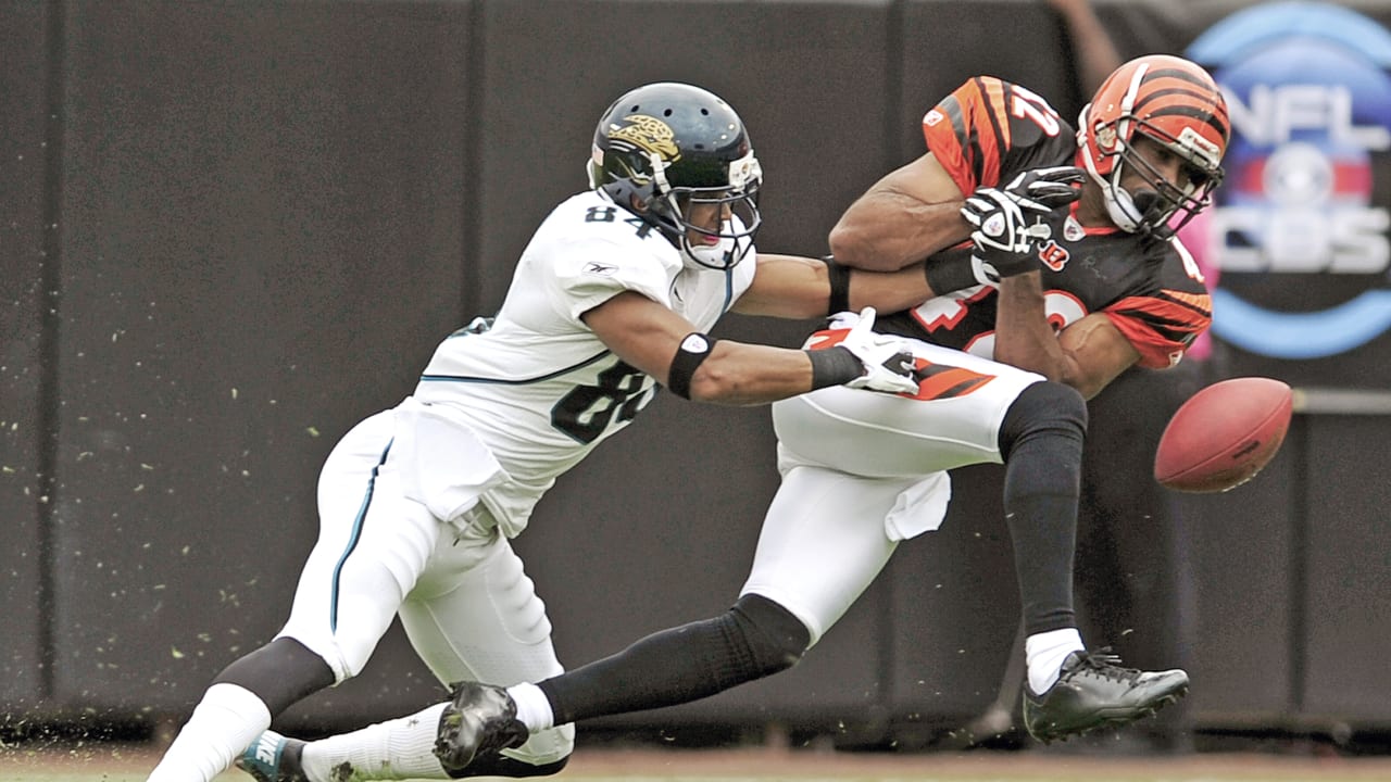 Super Bowl intro makes Bengals long snapper an internet star