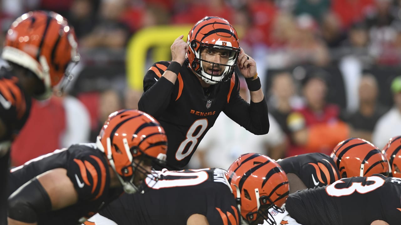 Super Bowl champs rest starters, fall to Bengals 19-14