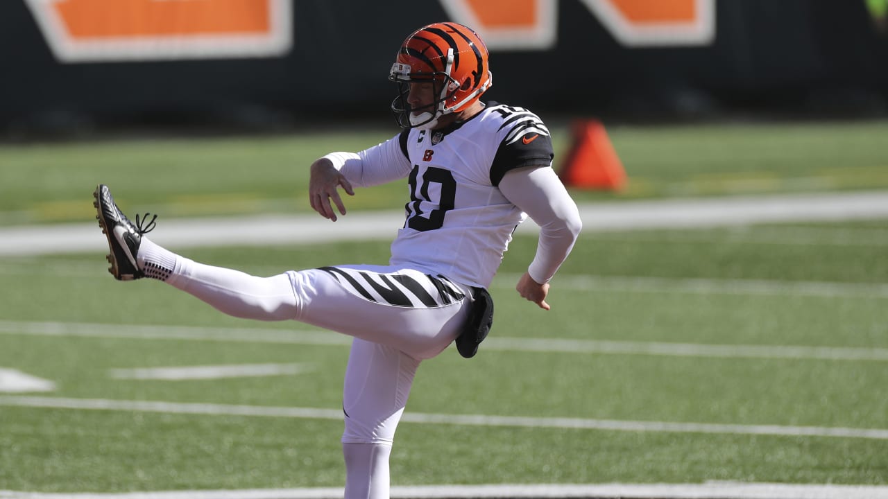 Bengals sign long-time punter Kevin Huber to practice squad deal