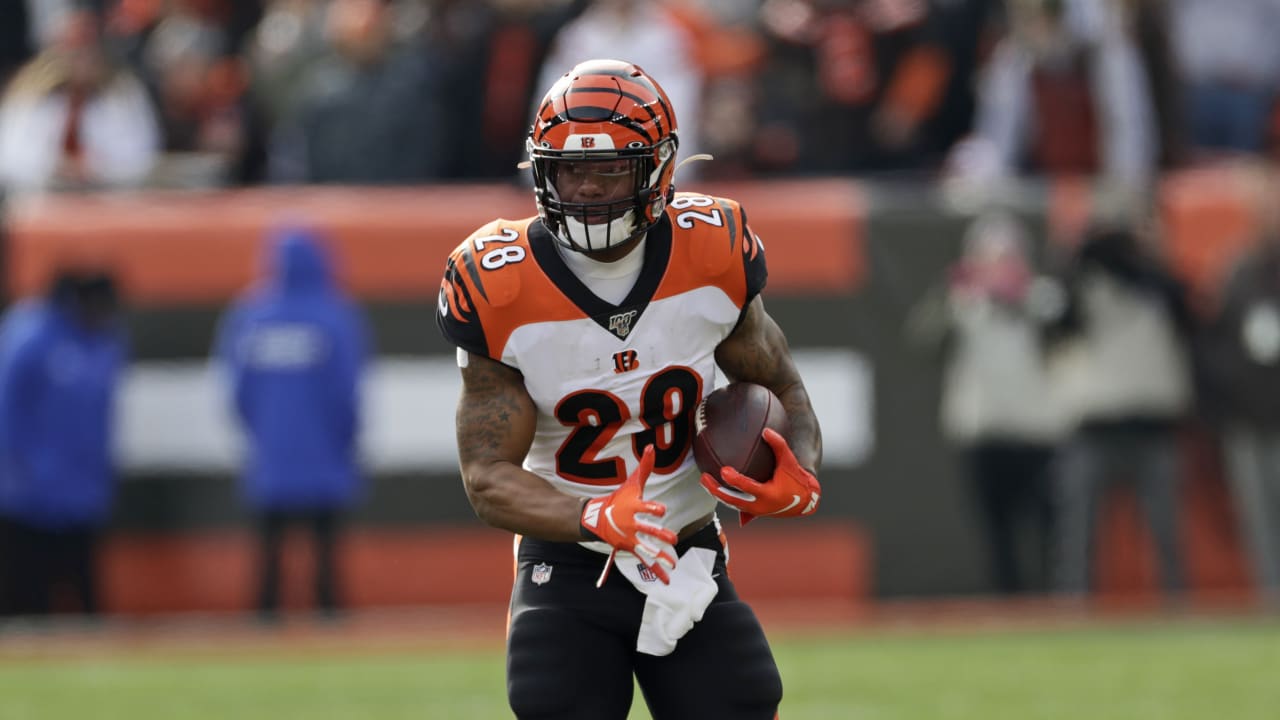 Mixon Stands Tall Amid Offensive Struggles