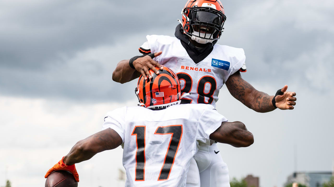 Joe Mixon Mic'd Up During Cincinnati Bengals' Practice - Sports