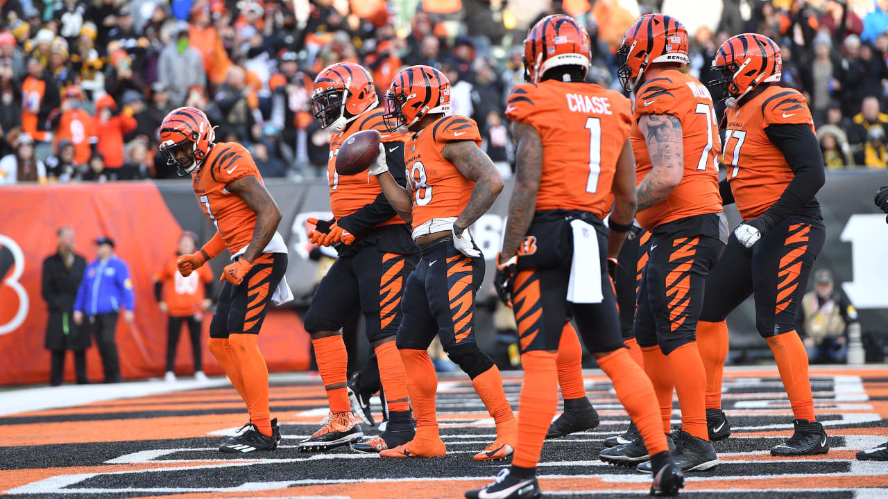 Cincinnati Bengals kicker Evan McPherson sends 'Monday Night Football' to  halftime tied 6-6 with a 53-yard FG