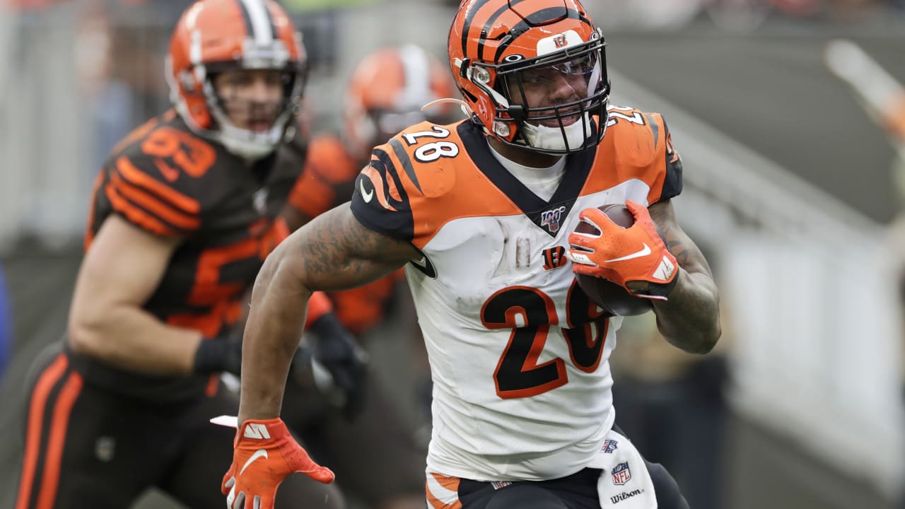 September 15, 2019: Cincinnati Bengals running back Joe Mixon (28) during  NFL football game action between the San Francisco 49ers and the Cincinnati  Bengals at Paul Brown Stadium on September 15, 2019