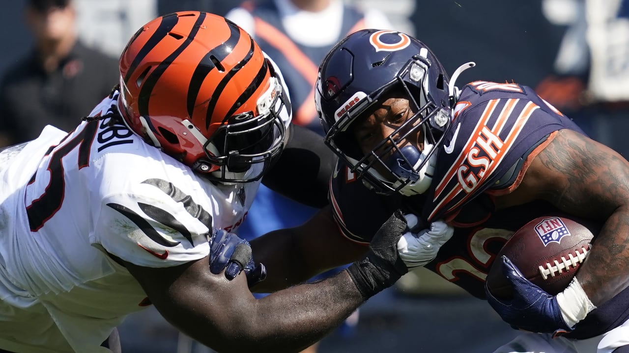 Browns debut throwback uniforms against Chicago Bears