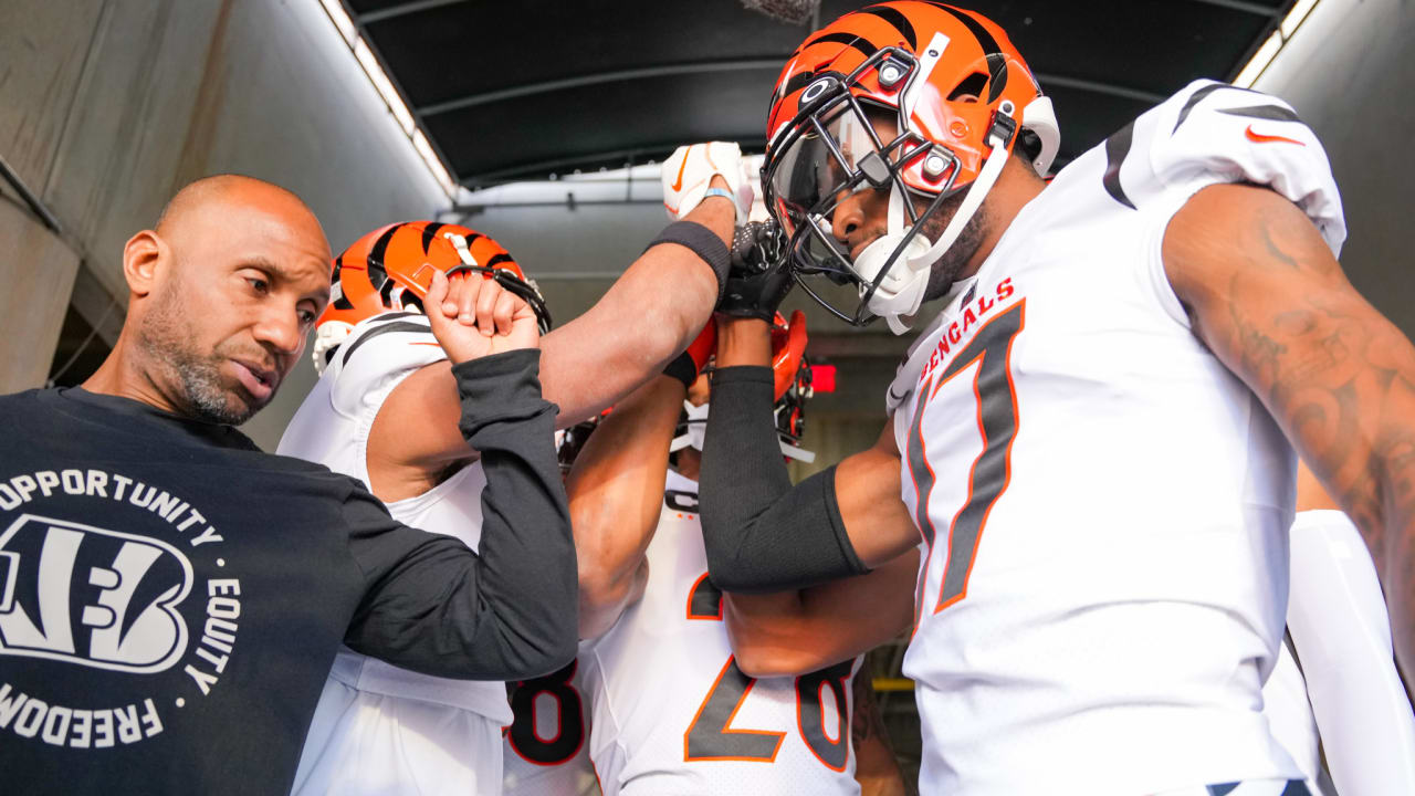 Losses piling up for Cincinnati Bengals with Joe Burrow limited by