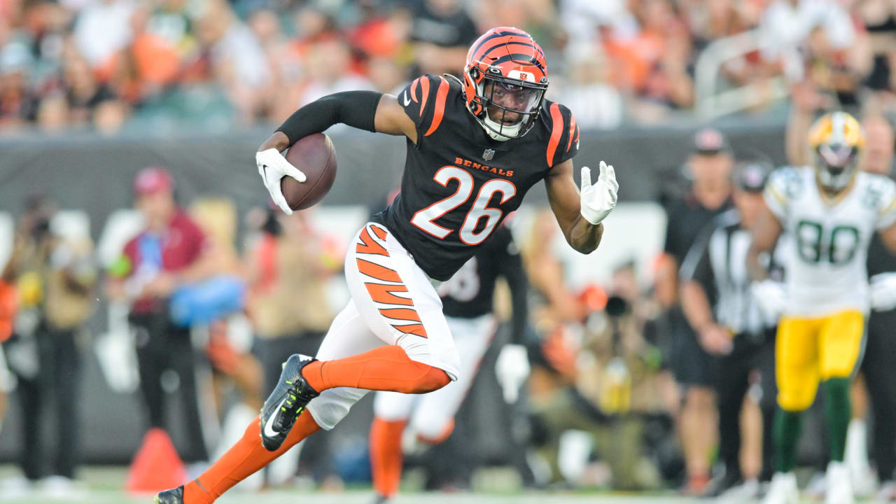 Quick Hits: Bengals Buoyed By Burrow Session; Numbers In Safeties; 'When  The Ball Is In The Air, It's Mine'