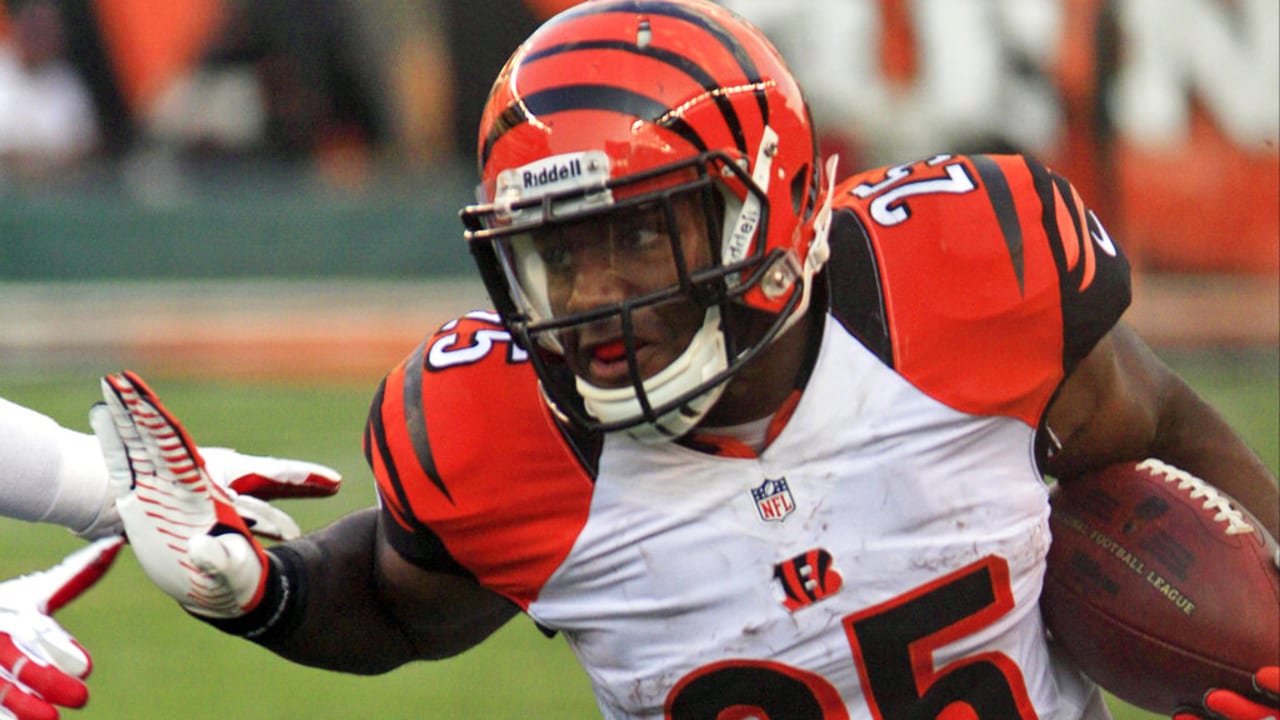 Cincinnati Bengals safety Michael Thomas (31) runs for the play during an  NFL wild-card football game against the Baltimore Ravens on Sunday, Jan.  15, 2023, in Cincinnati. (AP Photo/Emilee Chinn Stock Photo 