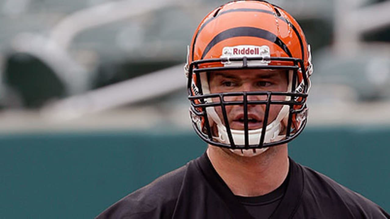 The Chicago Bears sign Estonian Margus Hunt to their practice squad