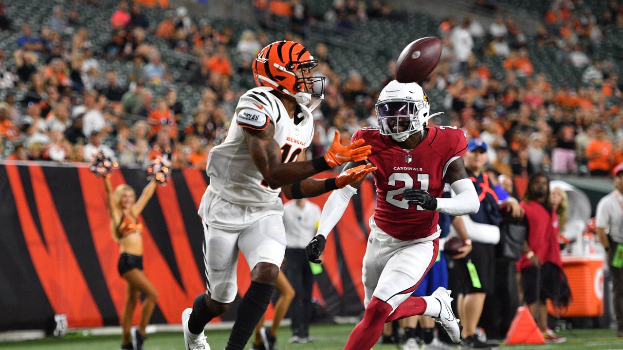 Cincinnati Bengals' Trent Taylor (11) tackles New York Giants' Collin  Johnson (15) during the first half