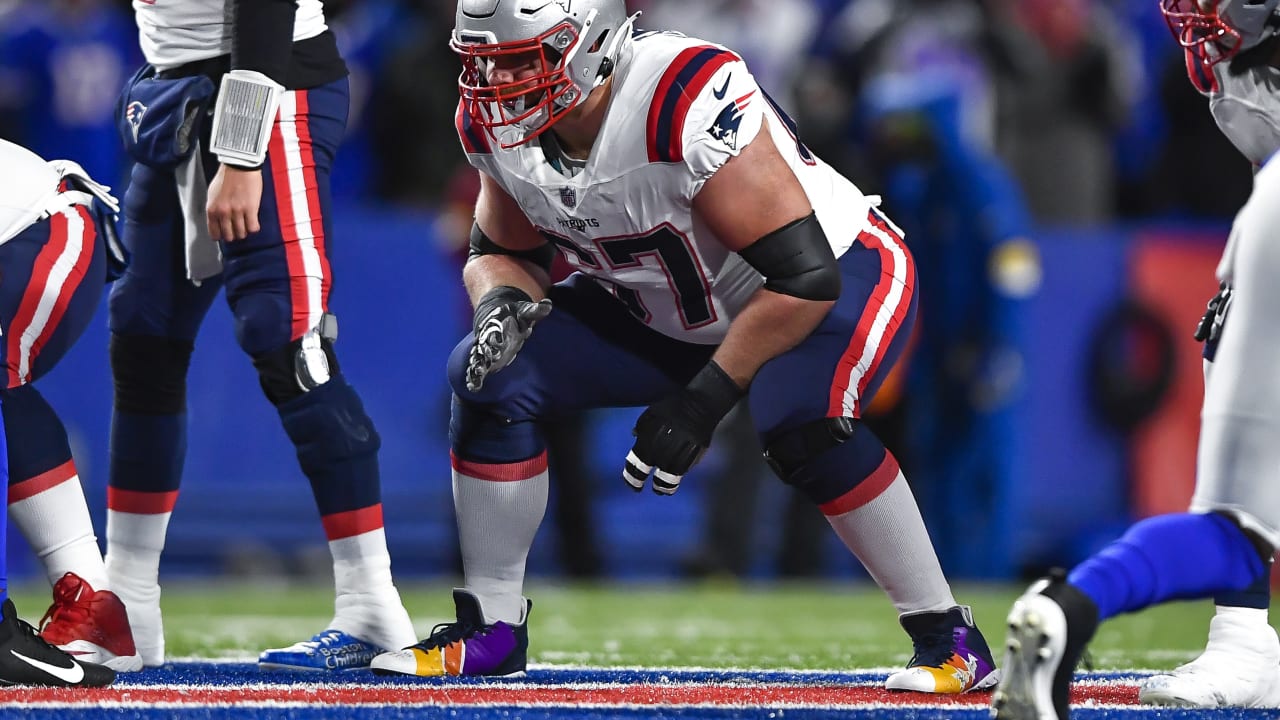 Ted Karras, free agent Patriots center, to join Cincinnati Bengals