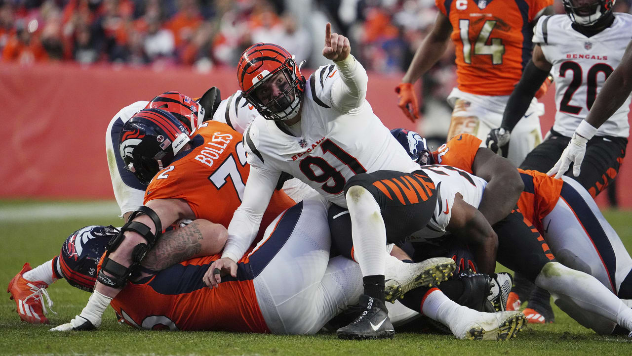 Garett Bolles of the Denver Broncos runs up field against the New York Jest  in the first half of an NFL football game Sunday, Sept. 26, 2021, in Denver.  (AP Photo/Bart Young