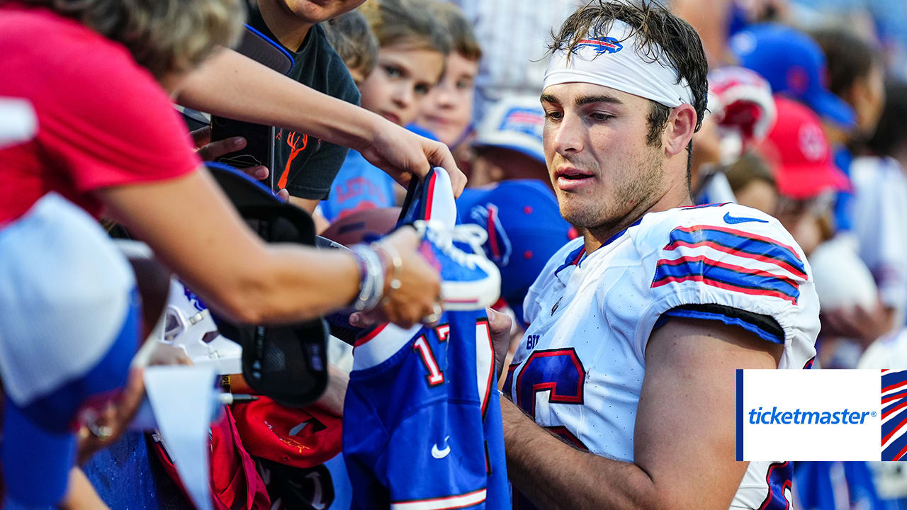 Best photos from the 2022 Return of the Blue & Red practice