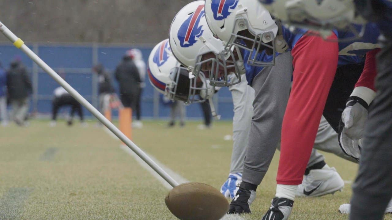 August 3, 2010: Buffalo Bills linebacker ANDRA DAVIS (#54) in