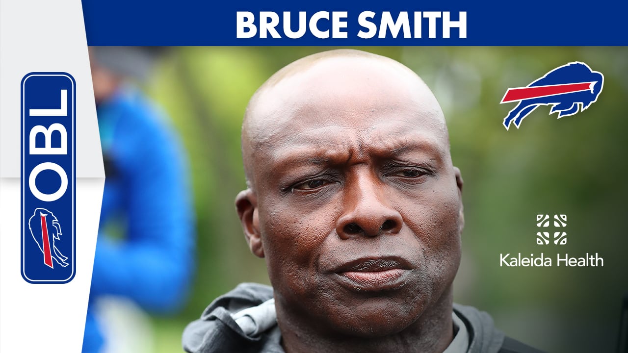 Bruce Smith attends Bills practice, gives thoughts on Greg