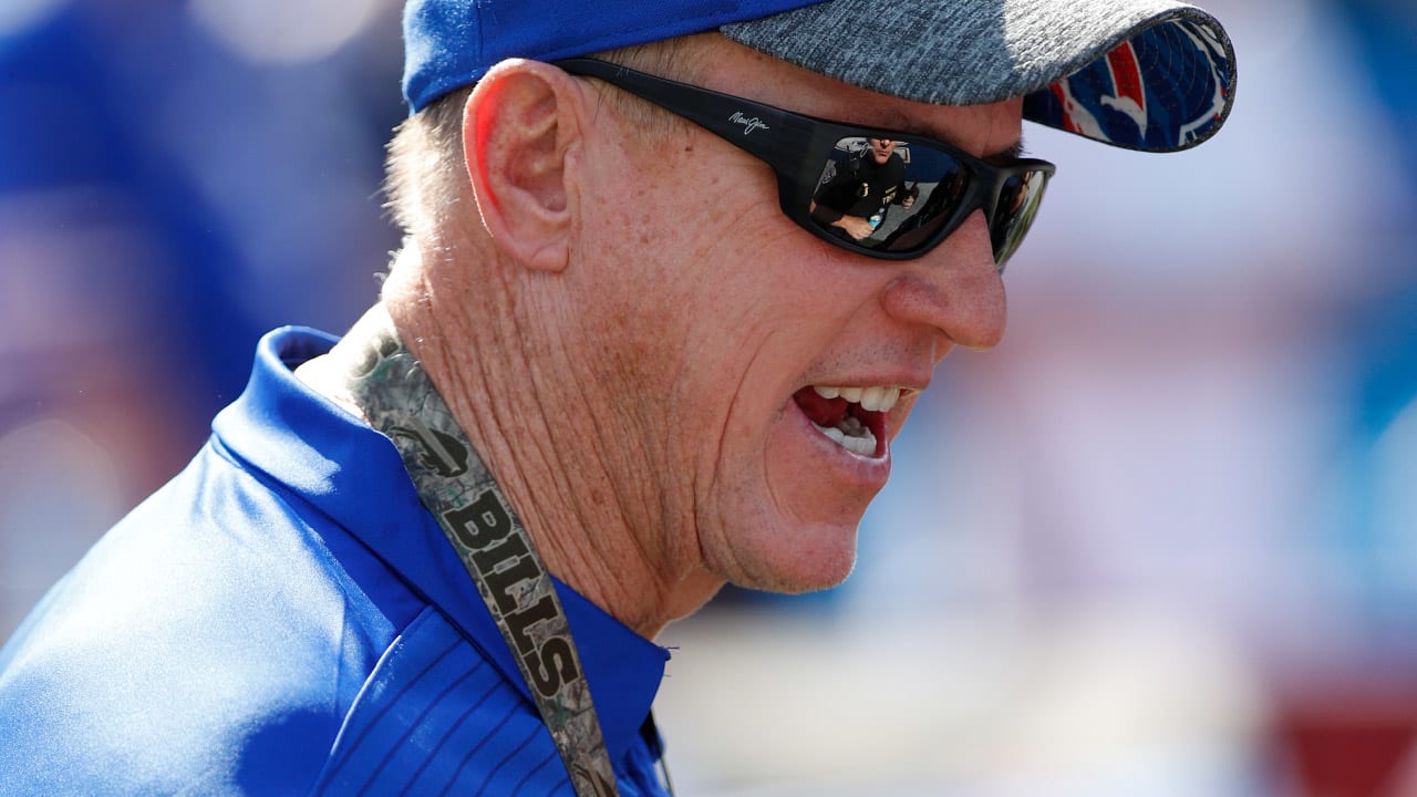 Jim Kelly holds 35th charity celebrity golf outing; won't be