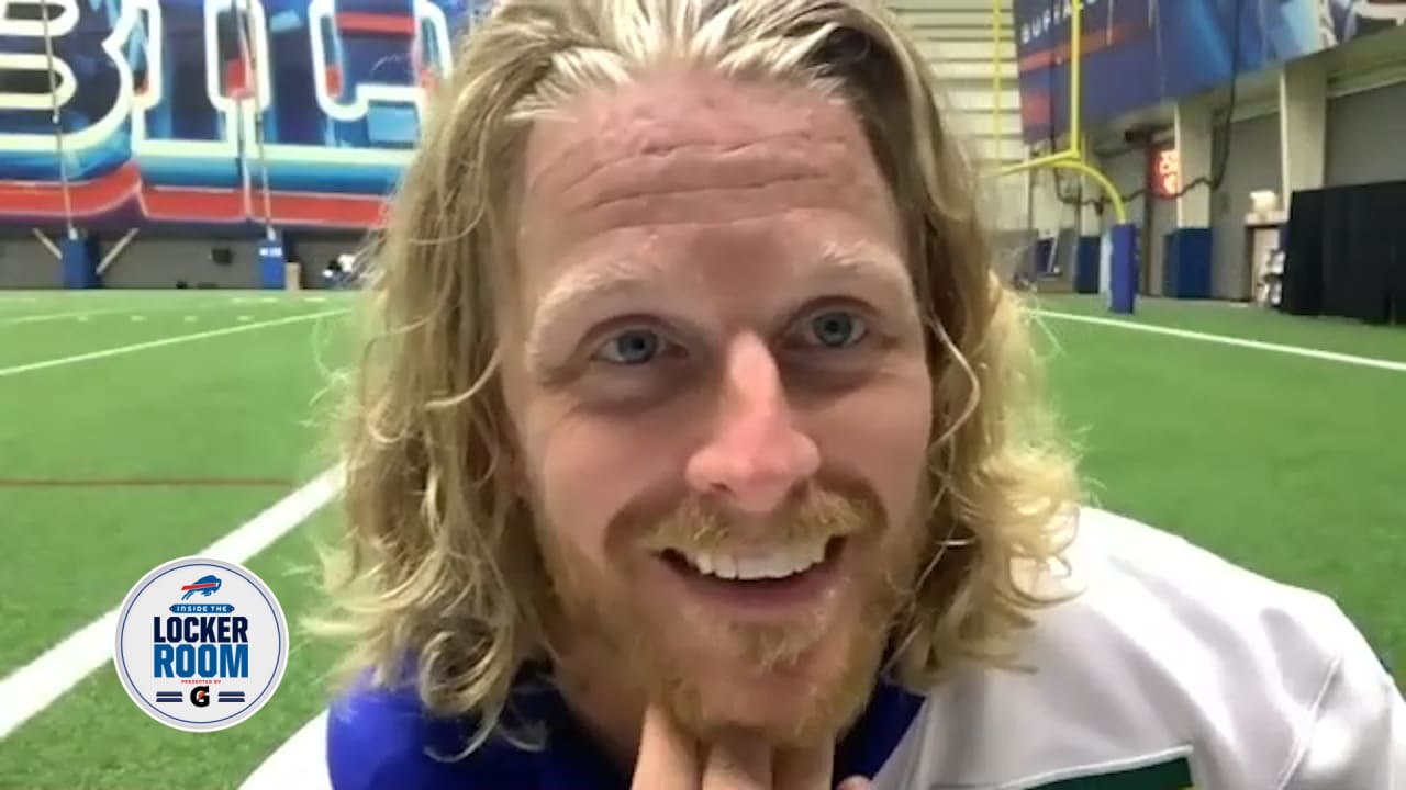 A Doctor Explains How Cole Beasley Played With a Broken Fibula