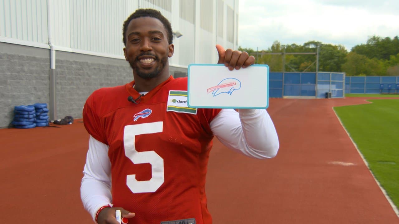 Josh Allen attempts to draw the Buffalo Bills' logo (video