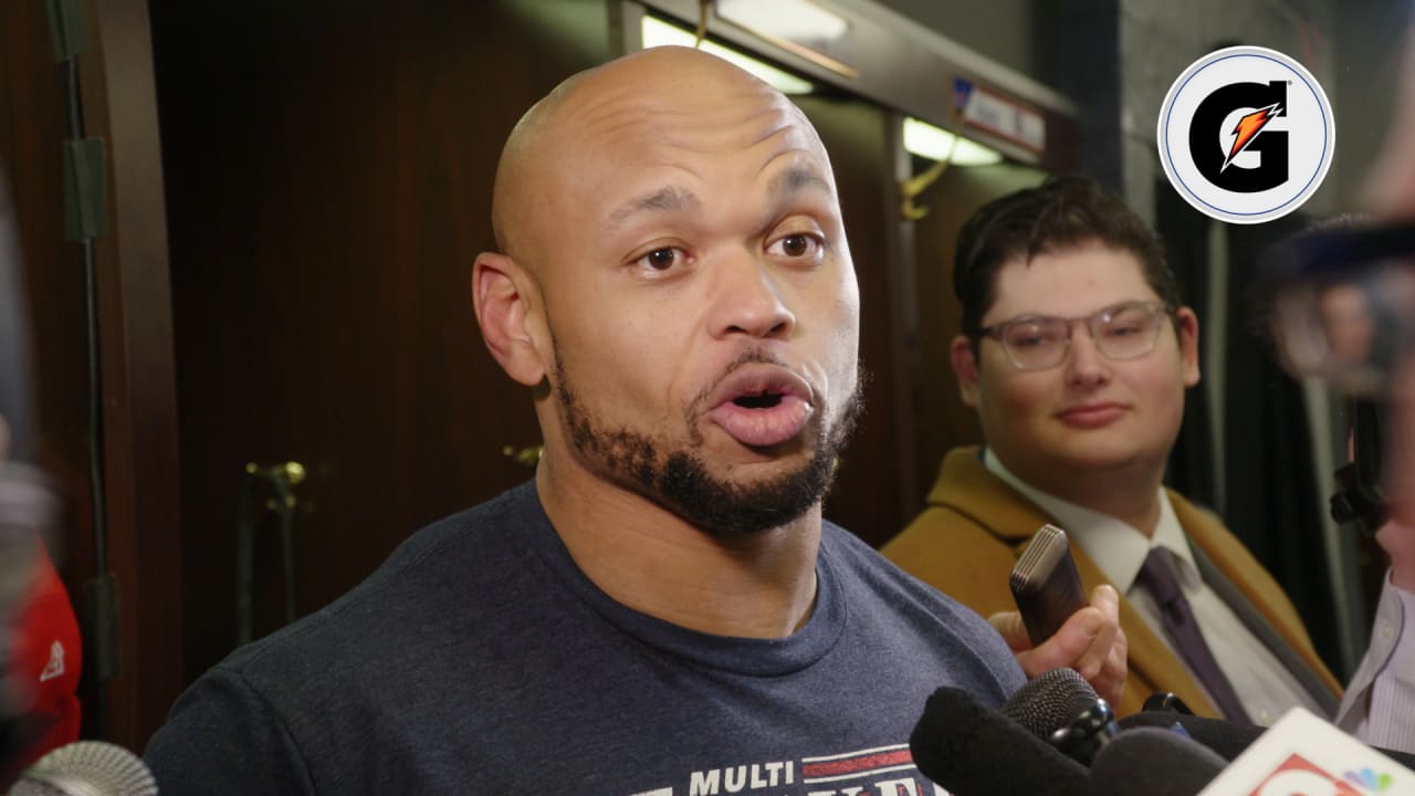 Lorenzo Alexander's daughter sings national anthem before Bills game