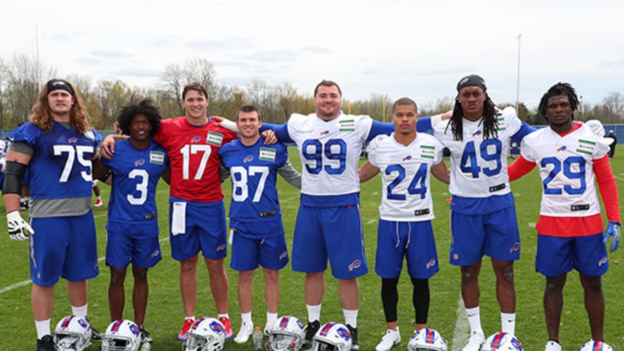 Josh Allen meets Jim Kelly at Bills rookie minicamp