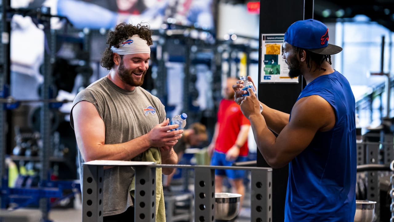 Bills' Dawson Knox surprises birthday boy who raised money for tight end's  favorite charity