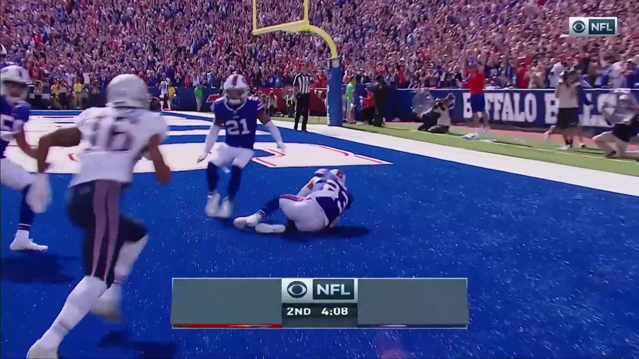 Micah Hyde makes incredible over-the-shoulder interception vs. Patriots