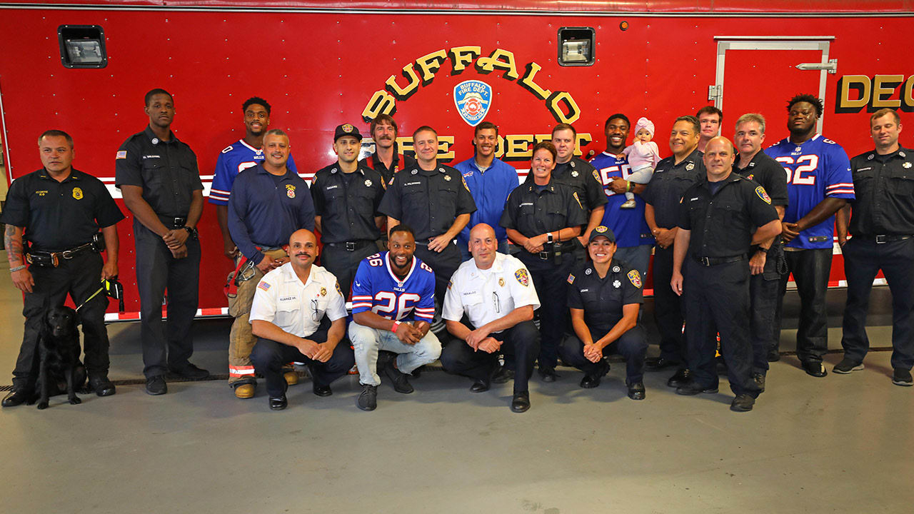 Buffalo Bills - In remembrance of 9/11, Bills players and coaches