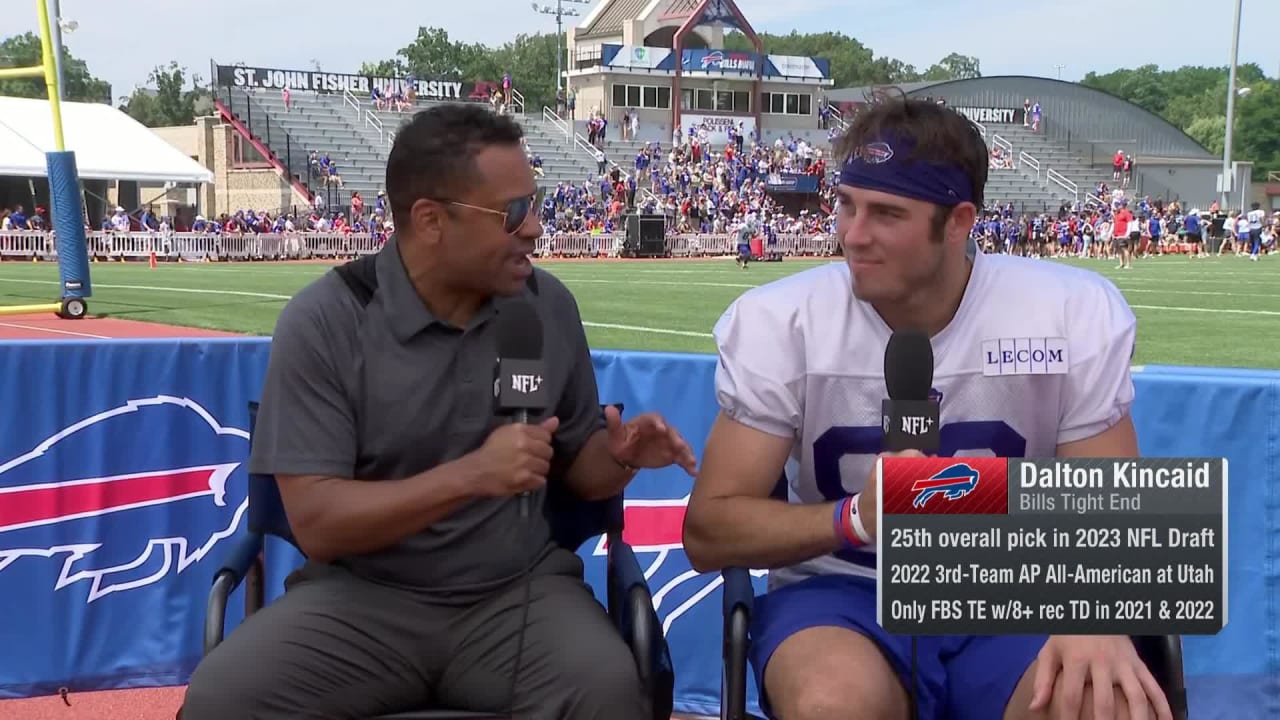 2023 Draft Pick Dalton Kincaid signing autographs at the Buffalo Bills, buffalobills