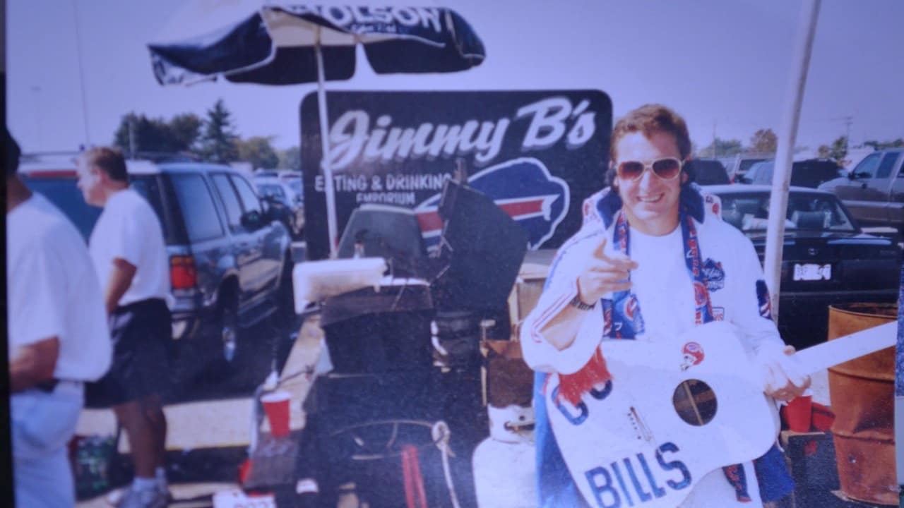 Buffalo Bills Mafia Help Out After 'Bills Elvis' Tailgating Gear