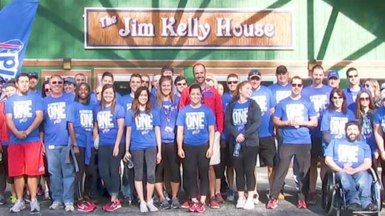 Bills Staff Gives Back by Volunteering at Cradle Beach