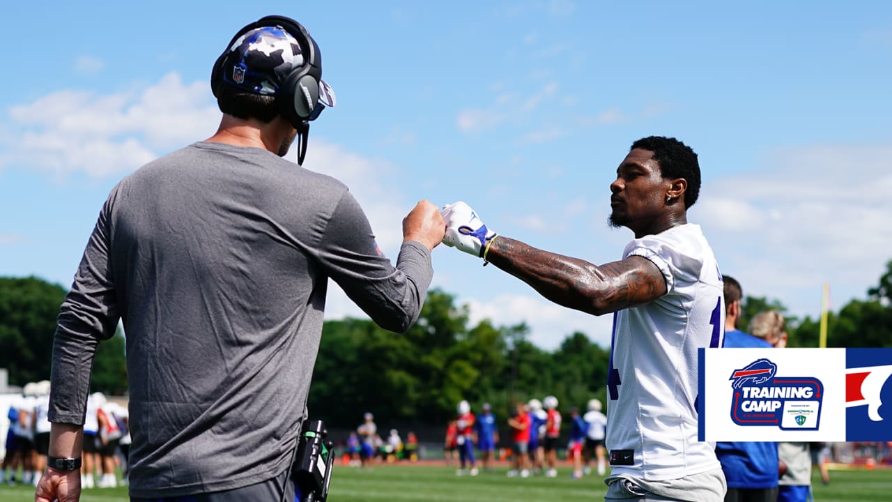 Bills' WR Stefon Diggs hosts D.C. youth football camp - The