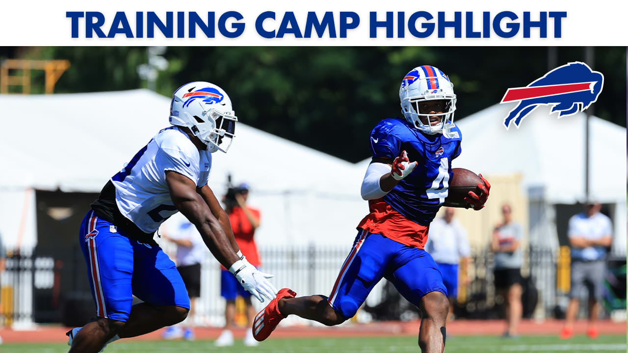 Buffalo Bills safety Jaquan Johnson (4) runs onto the field before the  start of an NFL