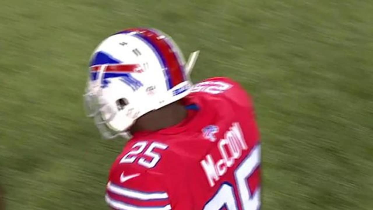 LeSean McCoy gains 6 yards on direct snap