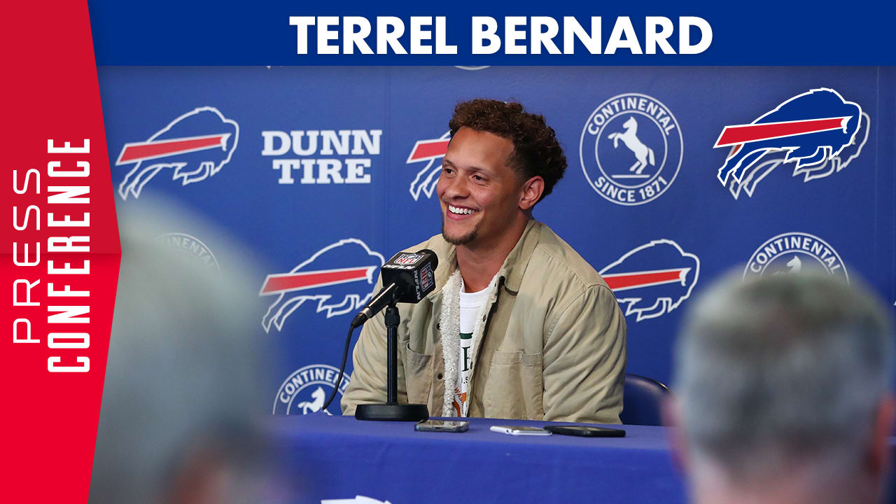 How Buffalo Bills' Terrel Bernard reacted to winning DPOTW award